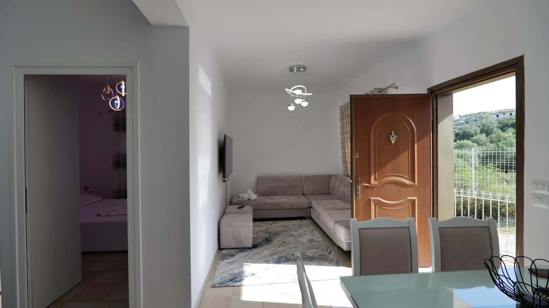 Loris Apartment Sarande